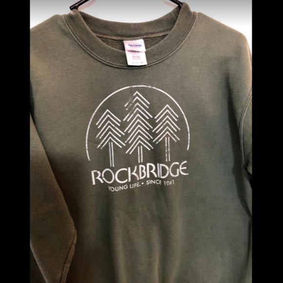 Gildan Tops - Rockbridge Sweatshirt